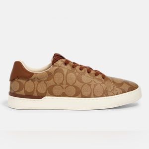 COACH Classic Print Low Top Clip Sneaker. Khaki/Saddle Size 10.5
